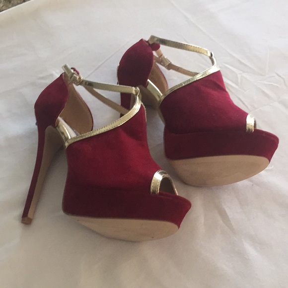 Shoes - Picture 2 of 5